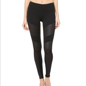 Alo Yoga Moto Leggings - Black Size M